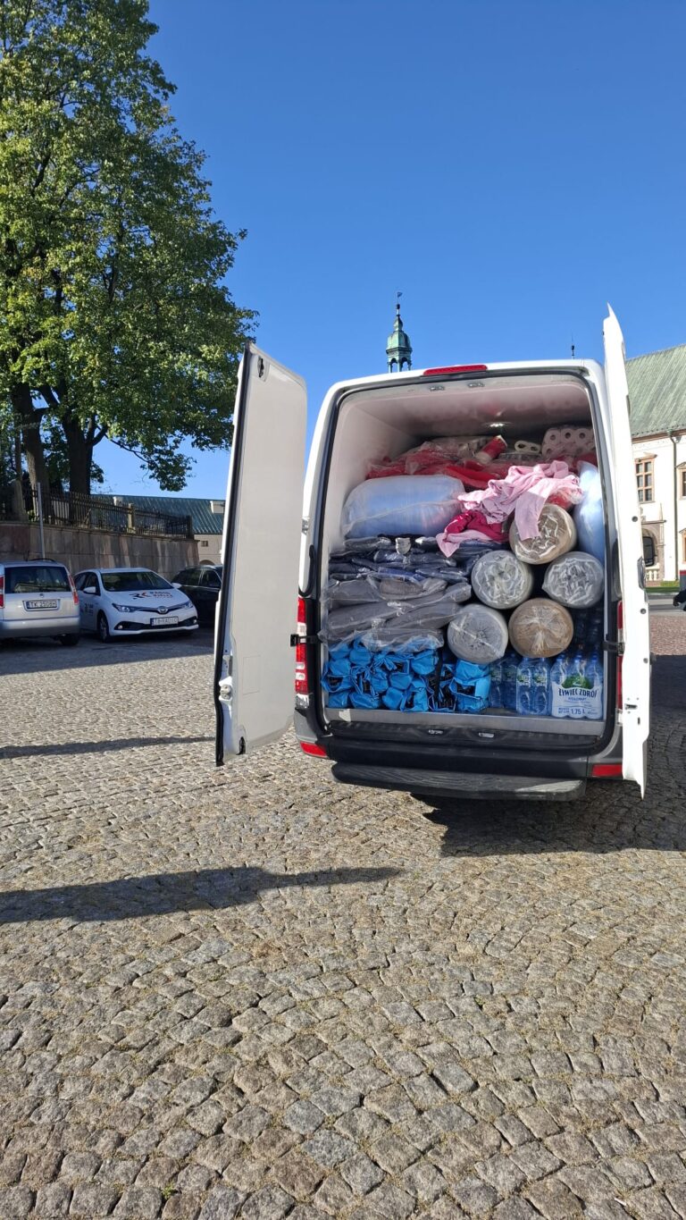 Caritas z Kielc wysłała pierwszy transport darów dla powodzian