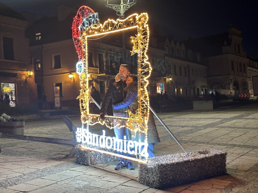 Sandomierz w blasku świątecznych ozdób.