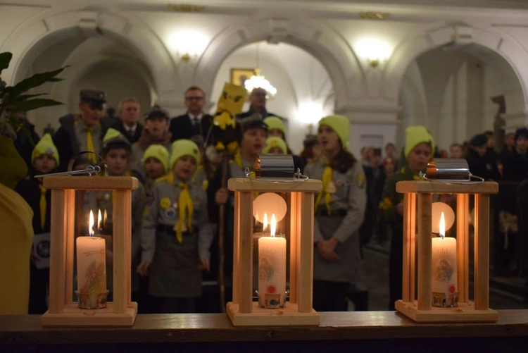 Betlejemskie Światełko Pokoju z Sandomierza