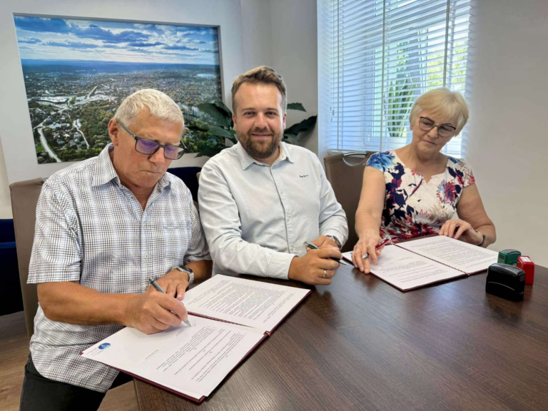 Starachowice bliżej seniorów – nowe porozumienie z Uniwersytetem Trzeciego Wieku